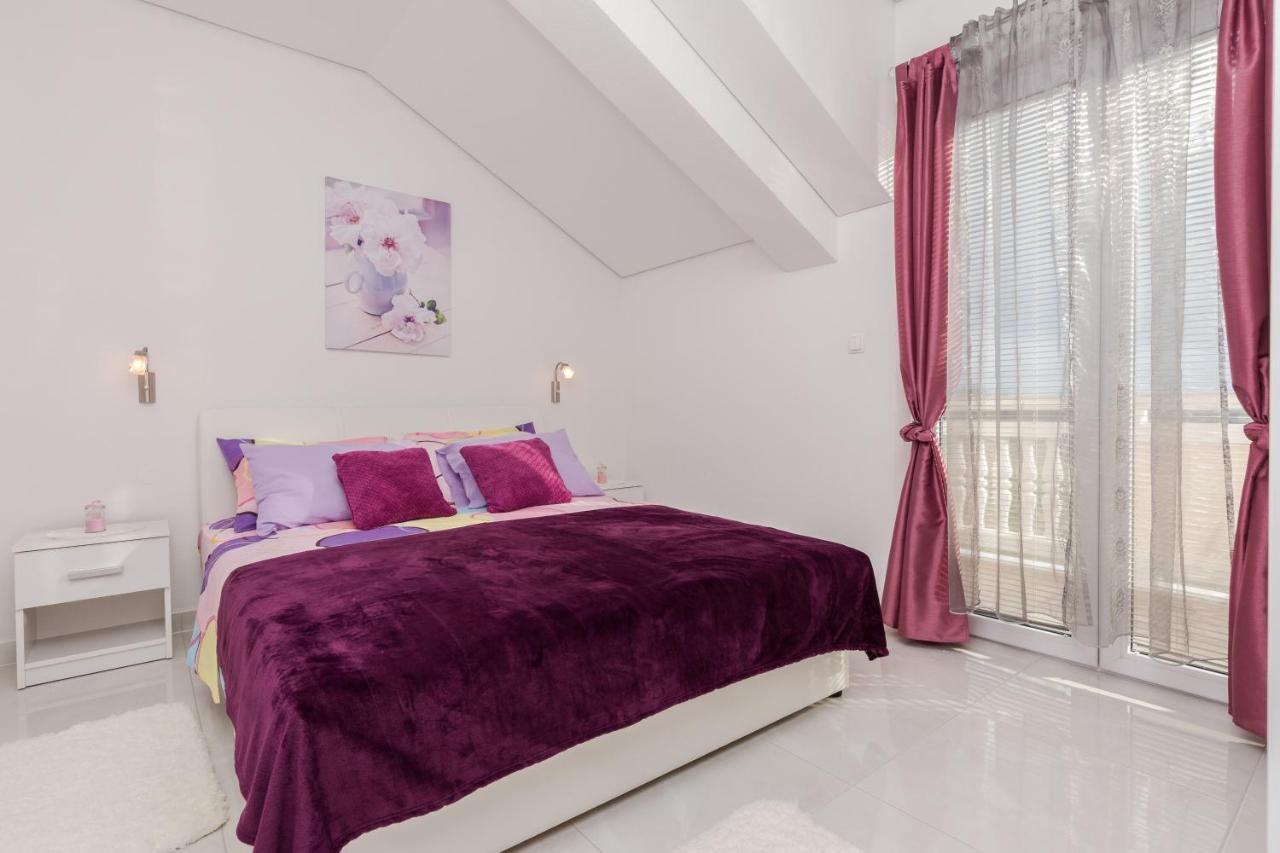 Villa Flora Maris Apartments Privlaka  Exterior photo